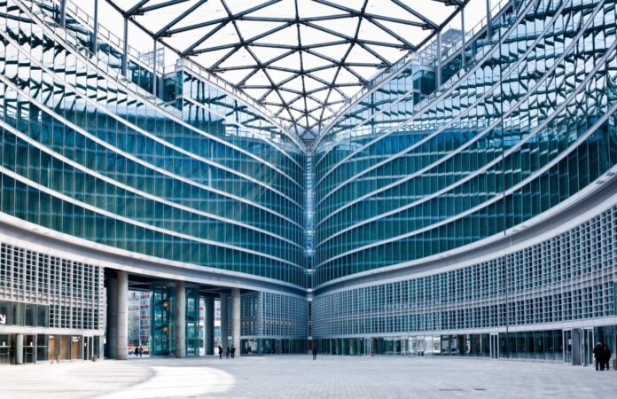 Piazza Città di Lombardia - Palazzo Città di Lombardia
