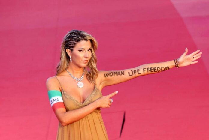 1 - Claudia Conte