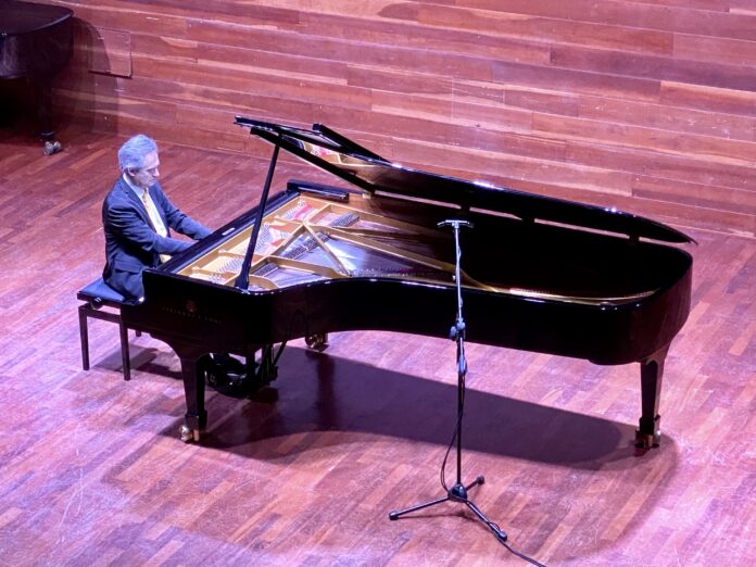 Andrés Manchado
