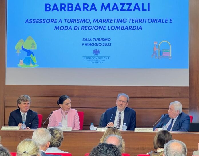 Foto-incontro-Confcommercio-Lombardia-con-assessore-regionale-Mazzali-su-bando-ricettivita