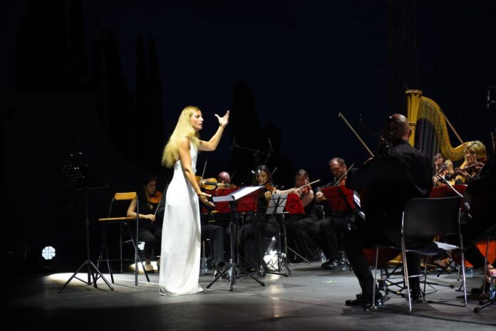 beatrice-venezi-solisti-aquilani-vittoriale