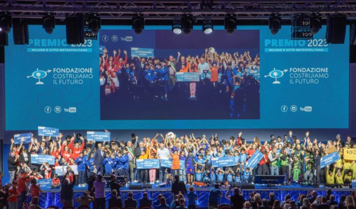 1 Premio Costruiamo il Futuro - Un momento della premiazione sul palco