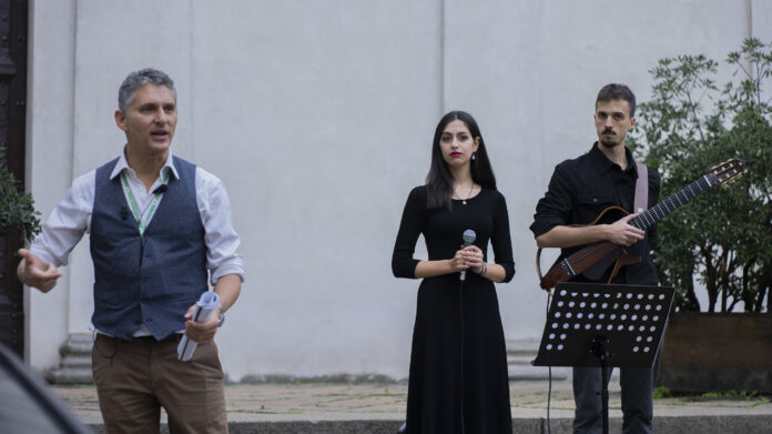 Copia di Pietre d'inciampo_Rosario Tedesco con i musicisti_Tracce