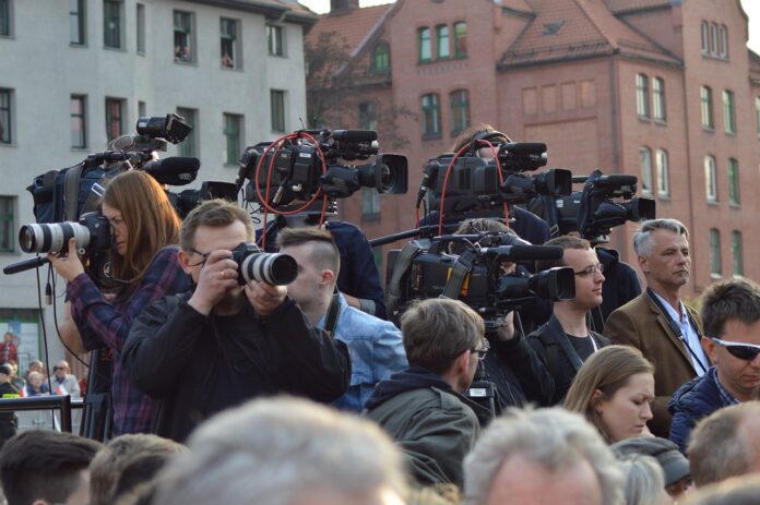 journalists-5505636_1280