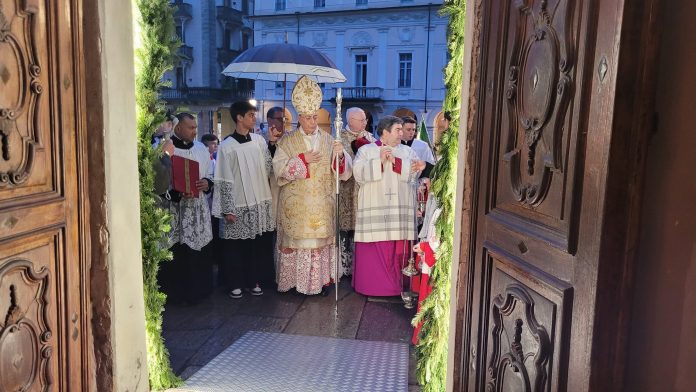 chiusura.porta.santa1