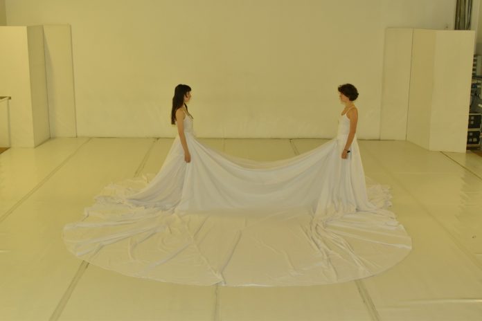 Martina Zito e Matilde Sbrozi_Questa gonna è per due