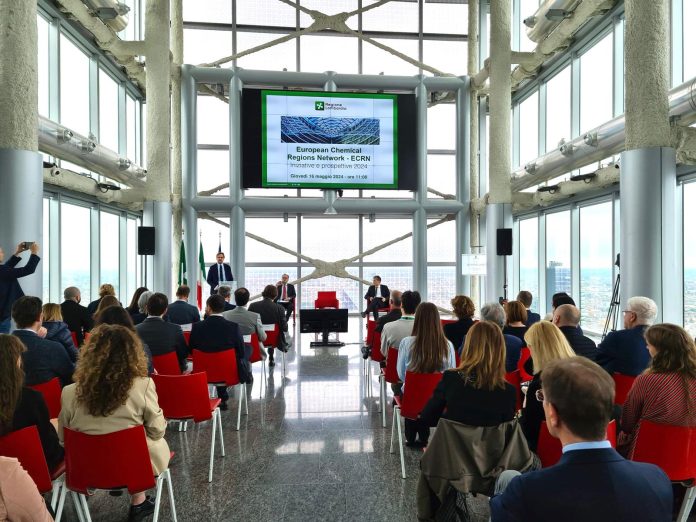 industria-chimica-associazione-2