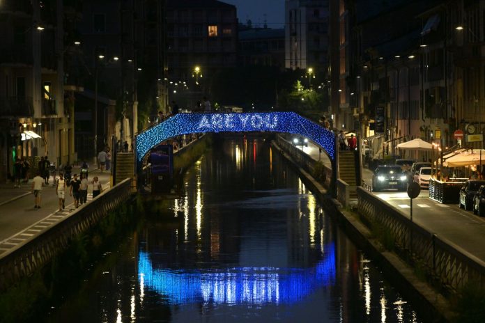 Navigli milano illuminati