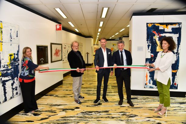 Taglio nastro mostra