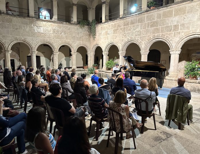 Un concerto al Chiostro di San Francesco di Alghero