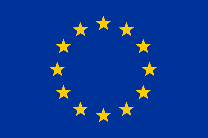 Bandiera UE Premio Daphne Caruana Galizia 2024 per l'inchiesta "Lost in Europe"