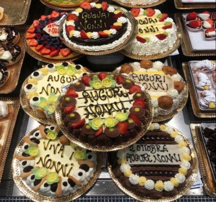 Festa dei nonni Festa dei Nonni: in Lombardia e a Milano crescono del 15% le vendite di dolci a tema