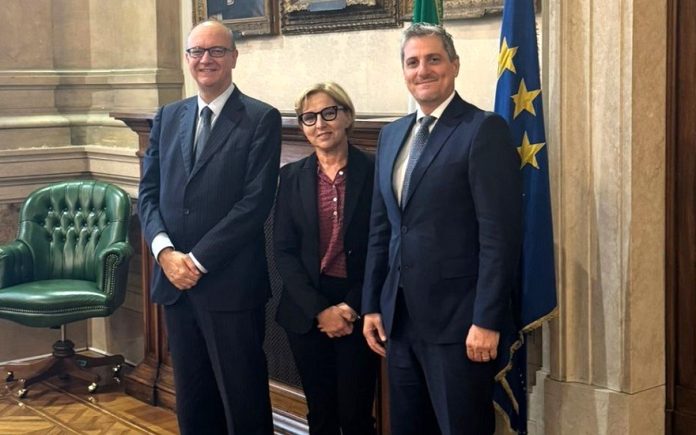 Il ministro Valditara (a sinistra) con Alessandra Costante e Alberto Barachini