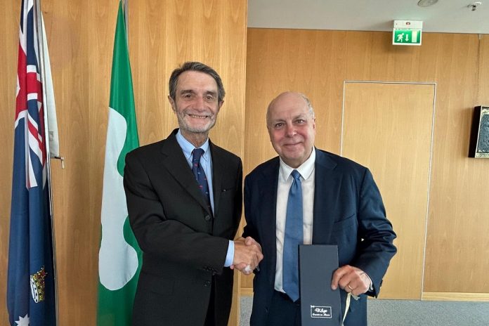 fontana-e-ministro-di-Victoria-