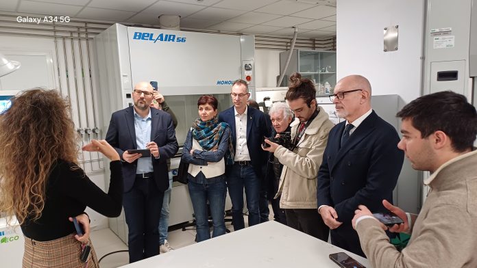 Nel laboratorio di chimica di UniPV