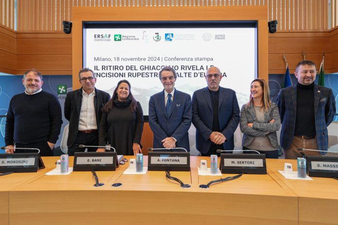 fontana-sertori-foto-di-gruppo-incisioni-rupestri