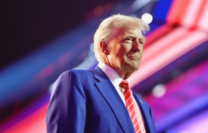 Donald Trump Trump, Melania e Vance: perché ora li segui su Instagram e Facebook