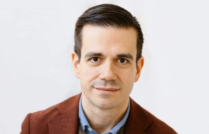 Alan Patarga Alan Patarga approda a Studio Aperto: il giornalista condurrà il tg di Italia 1