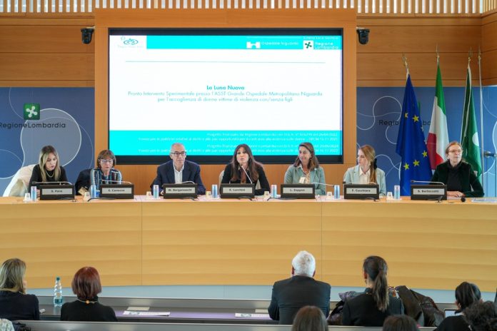 Lucchini-in-conferenza-stampa-e-tavolo