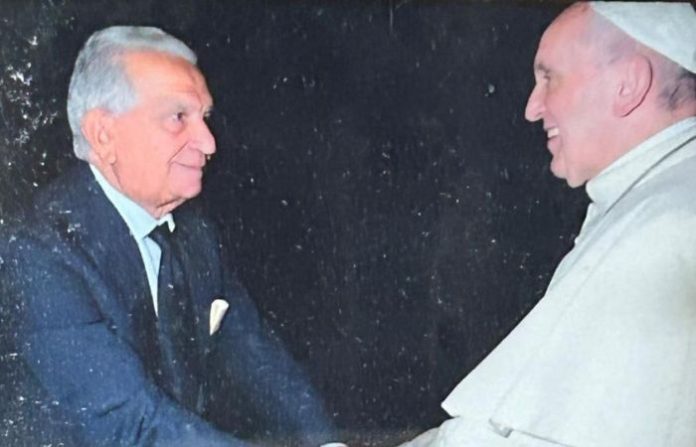 Giuseppe Gallizzi e Papa Francesco Il direttore Giuseppe Gallizzi ricorda Papa Francesco: “Un incontro emozionante, preziose le parole rivolte ai giornalisti”