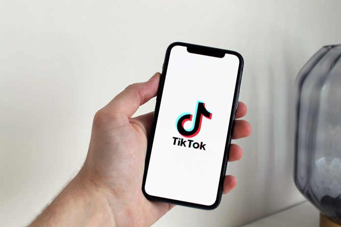 TikTok TikTok, accordo sfumato con gli Stati Uniti: la Cina si sarebbe tirata indietro per via dei dazi