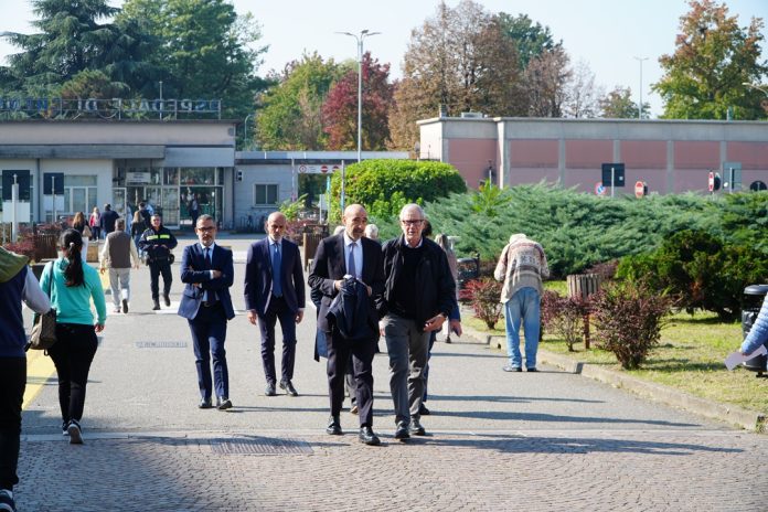La-direzione-generale-dellASST-Cremona-accoglie-Giudo-Bertolaso