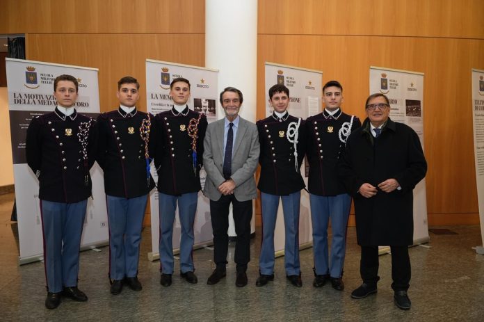 Fontana-La-Russa-con-gruppo-alla-mostra