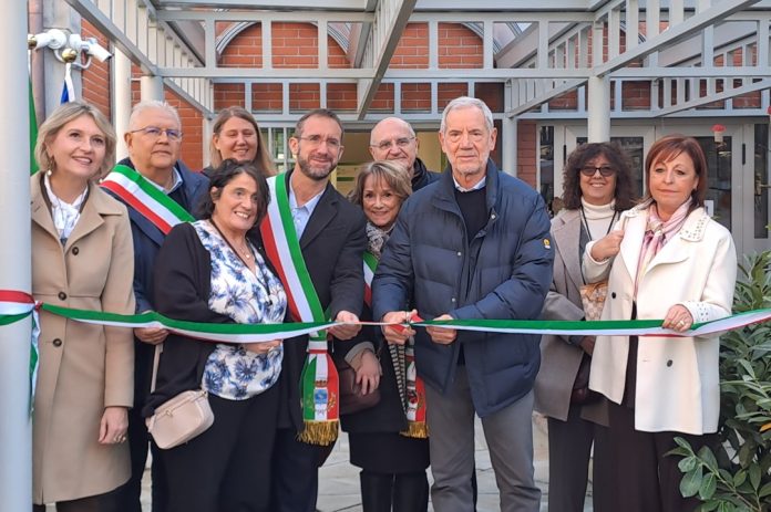 Taglio-Nastro-1