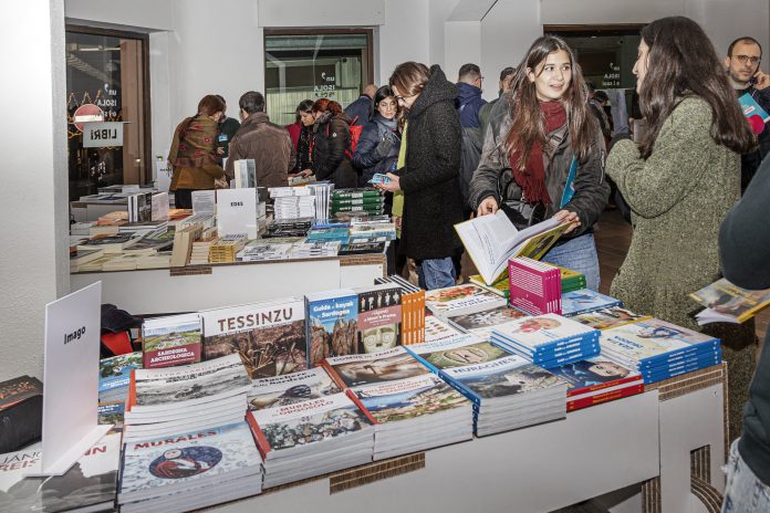 Un'immagine della Fiera del libro di Nuoro
