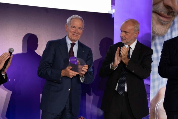 Guido-Bertolaso-Personaggio-dellanno_Premia-Min-Schillaci-scaled-1